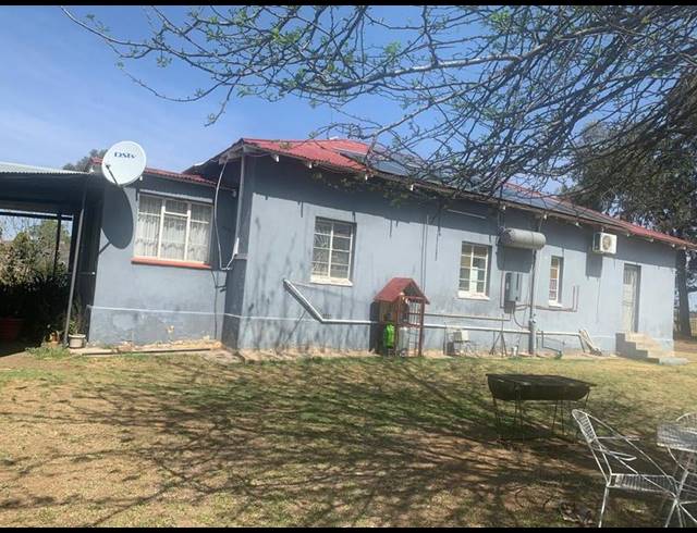 FARM FOR SALE IN LEVINS ESTATE